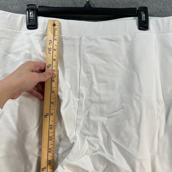 Susan Graver Weekend Petite Premium Stretch Slim Leg Pedal White, Petite 1X - Picture 6 of 10